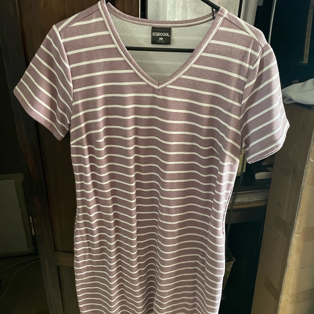 32 cool v-neck t-dress